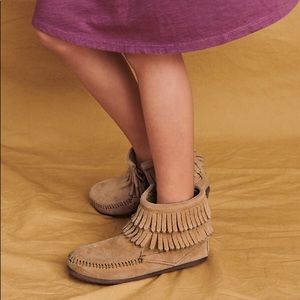 Minnetonka Suede Fringe Boot